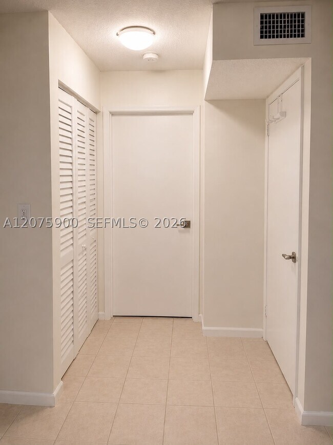 Building Photo - 1195 NW 125th Ct