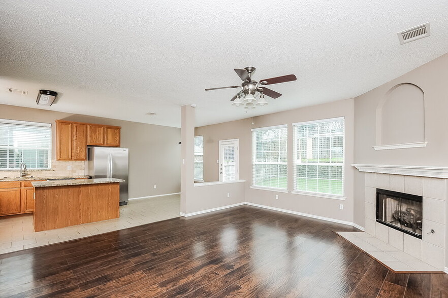 Building Photo - 4805 Barnhill Ln