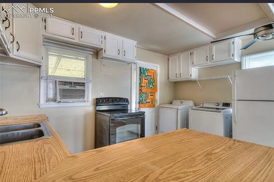 Included washer and dryer - 3121 N Arcadia St