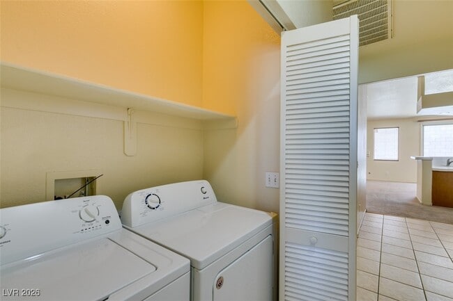 Building Photo - 193 Crown Imperial St