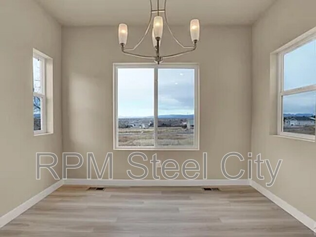 Building Photo - 753 S Laurue Dr