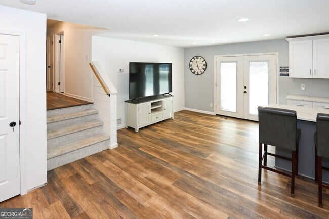 Building Photo - 6157 Orville Dr