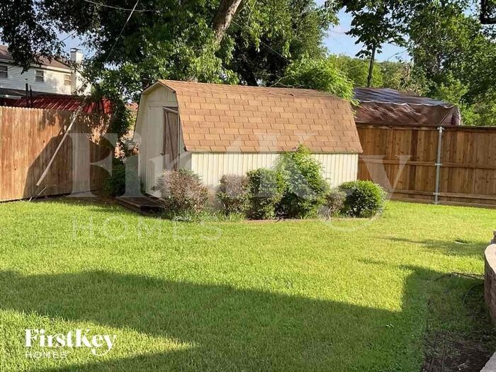 Building Photo - 3424 Chaffin Dr