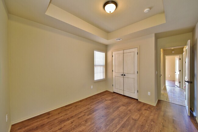 Building Photo - Amazing Home - 3 bed 2 bath - Edmond Schools