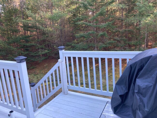 Building Photo - 9 Lupine Ct