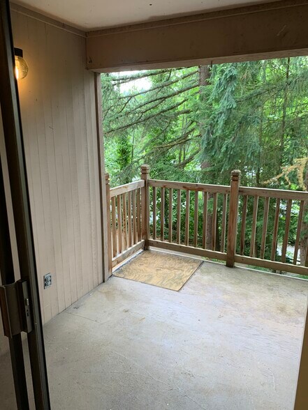 Deck - 19124 61st Place NE