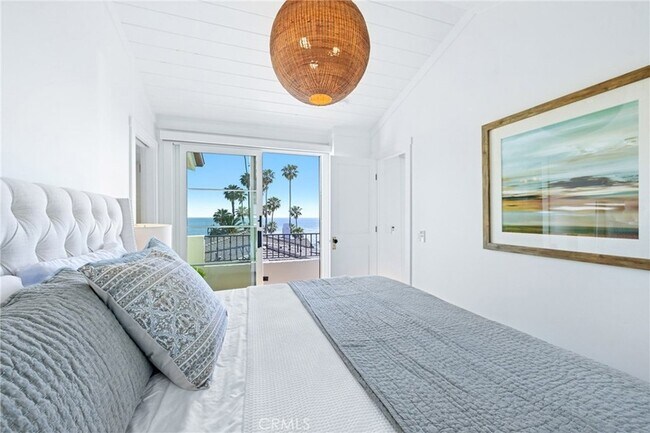 Building Photo - 360 Cliff Dr