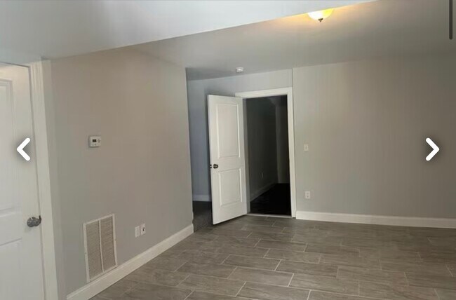 Building Photo - 29 Russell Ave