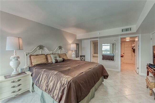 Building Photo - 1360 S Ocean Blvd