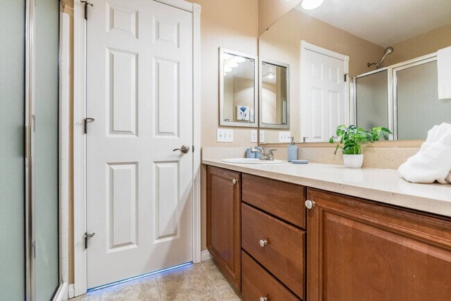 Building Photo - 2325 S G St