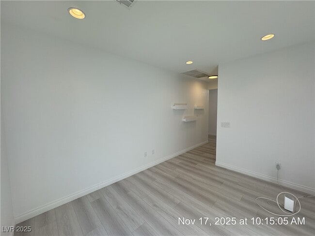 Building Photo - 2335 Meteor Shower St