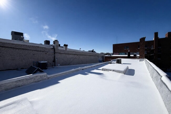 Building Photo - 35 N Saginaw St