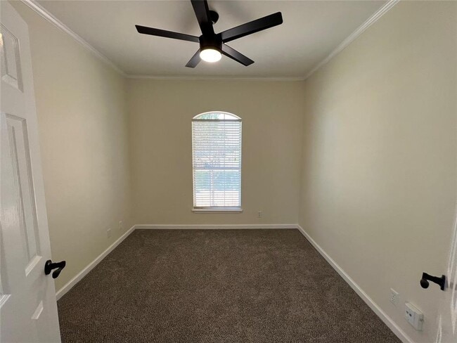 Building Photo - 909 Pruett Dr