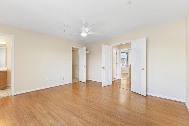 Building Photo - 400 Schooner Way