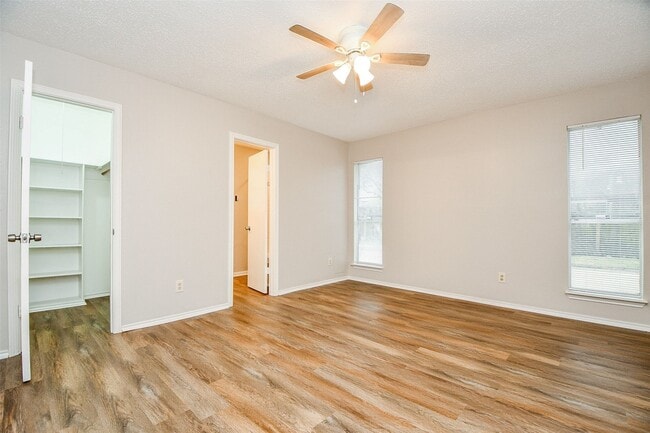 Building Photo - 11222 Broadsweep Dr