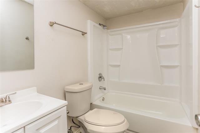 Building Photo - 204 S 3rd St