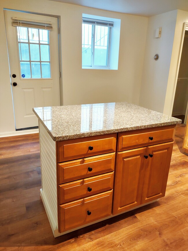 Granite island - 151 Wild Ave