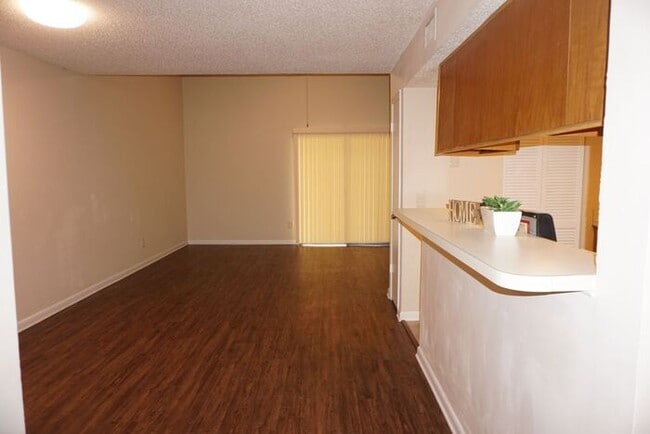 Primary Photo - 2 bedroom townhome near NAS