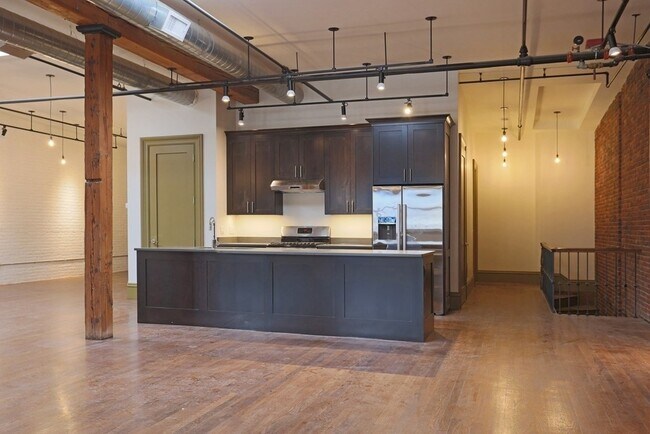 Building Photo - 144 Lincoln St