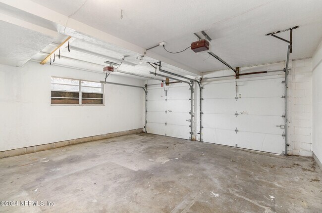 Building Photo - 2867 Holly Bay Rd