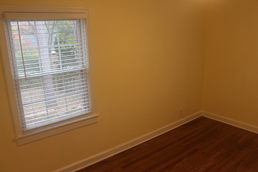 Building Photo - 2332 Albright Dr