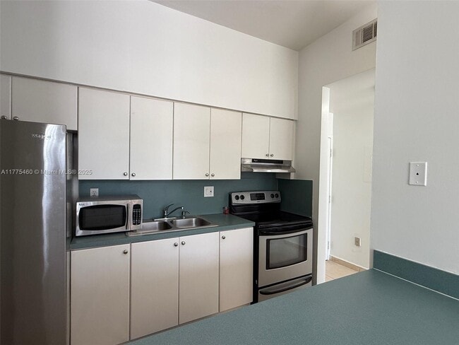 Building Photo - 7420 W 20th Ave