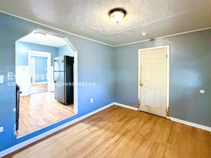 Building Photo - 18251 Brady St