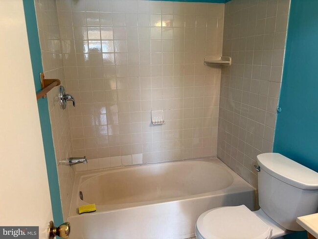 Building Photo - 61 Salem Rd