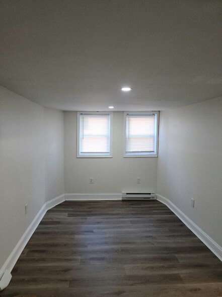 Building Photo - 216 Meade St