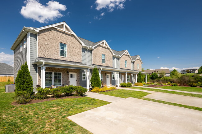 Building Photo - 631 NE Bellingham Dr