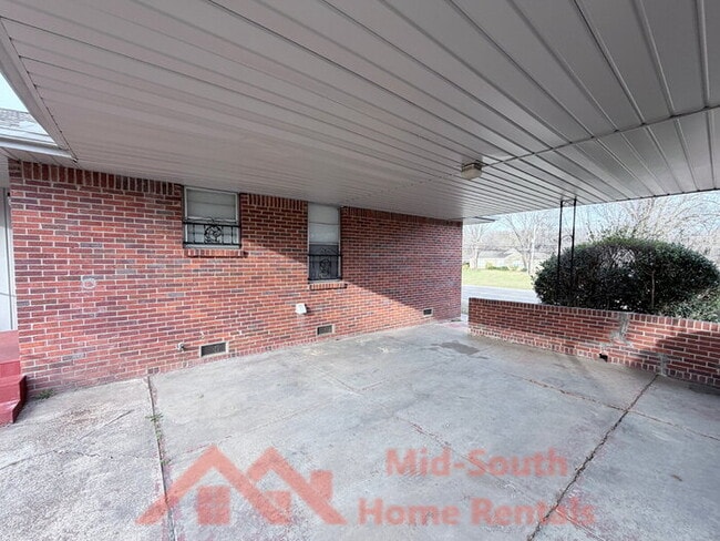 Building Photo - 5119 Horn Lake Rd