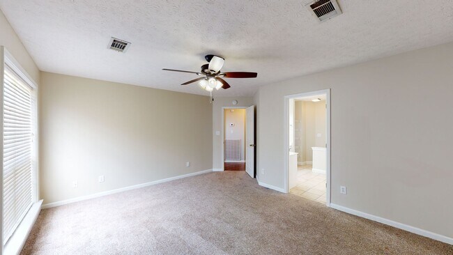 Building Photo - Creampuff in Copperfield!