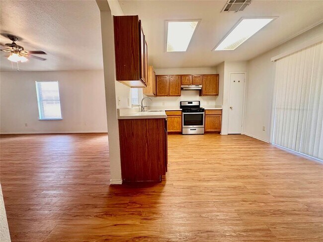 Building Photo - 17204 Ardisia Dr