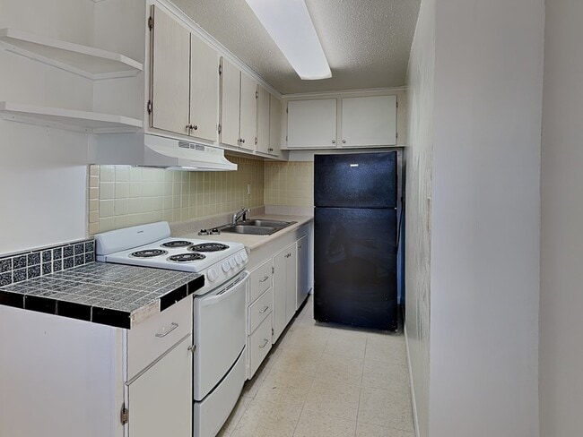 Building Photo - 9610 N 12th St