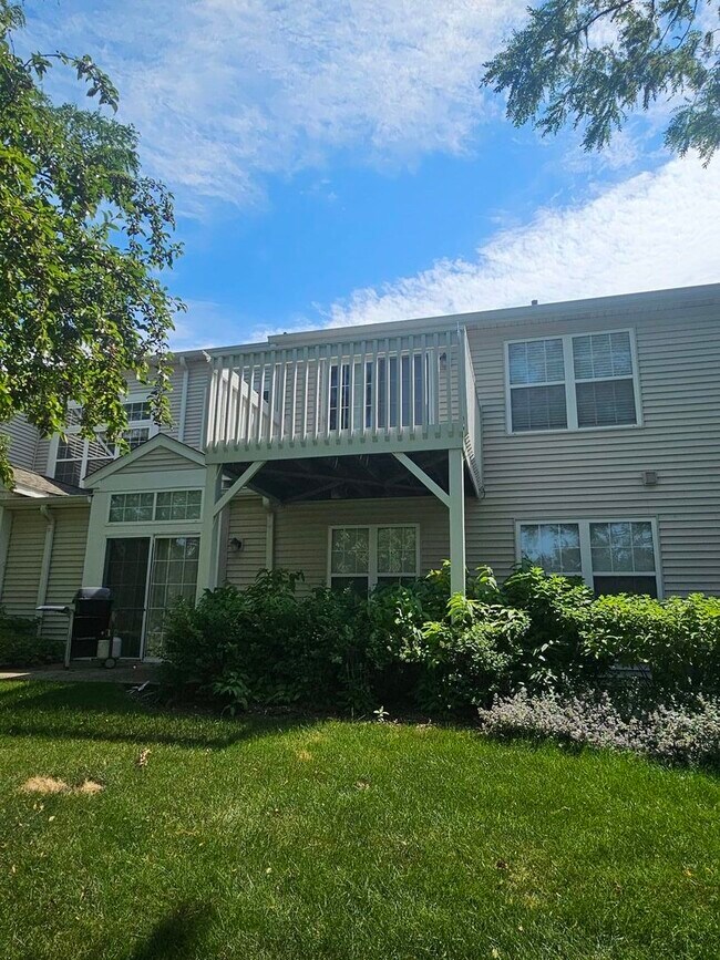 Building Photo - 2935 Rutland Cir