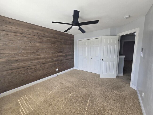 Building Photo - 10091 Pearwood Dr