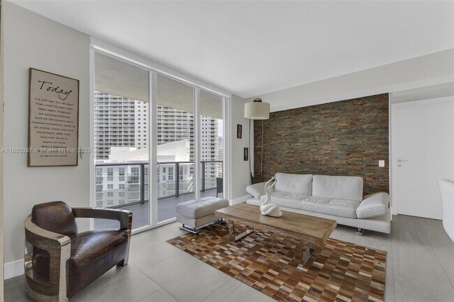Building Photo - 1300 Brickell Bay Dr