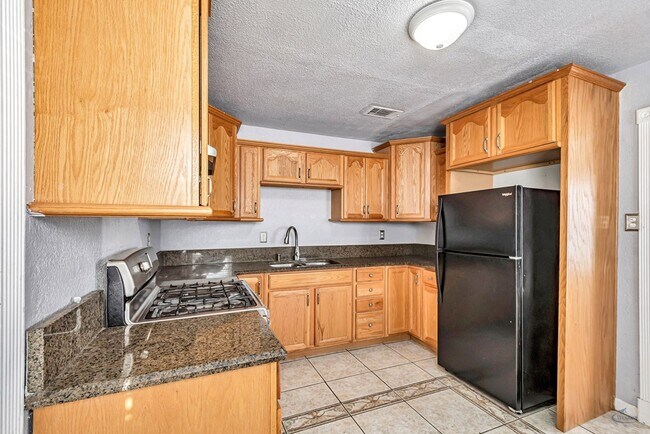 Building Photo - 3519 N Northstar Ave