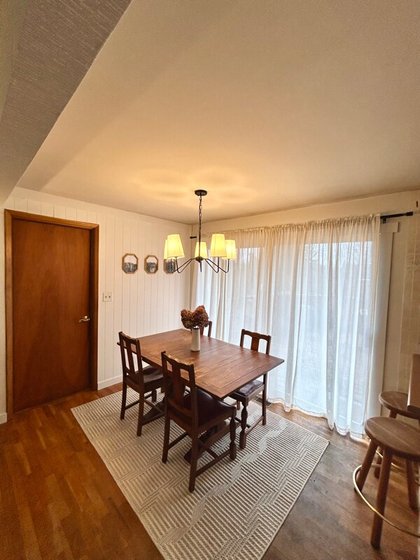 Building Photo - 12090 Country Ln