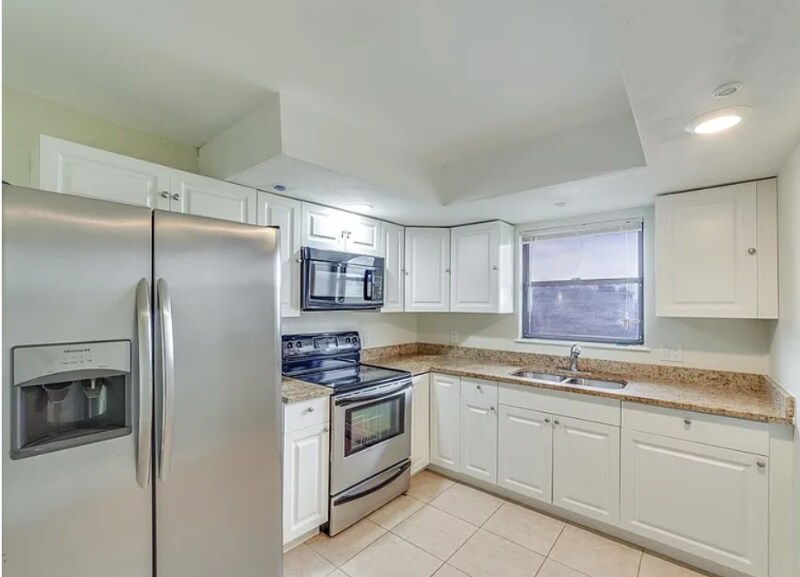 Building Photo - 1407 SW 16th Terrace