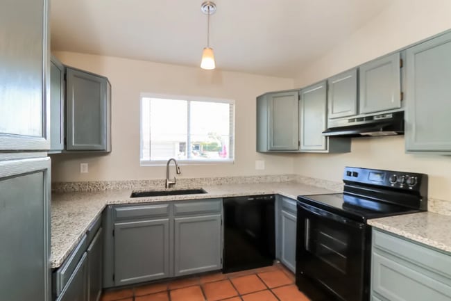 Building Photo - 1808 W Curry Dr