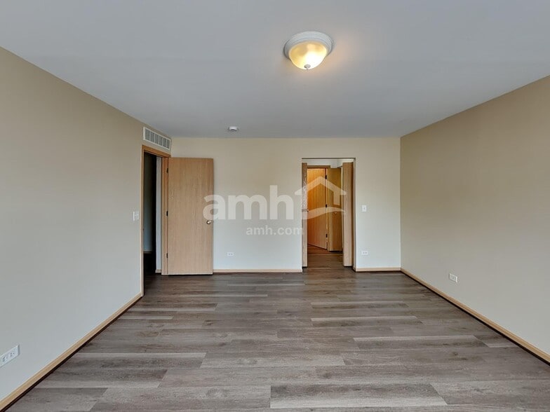 Building Photo - 25222 Declaration Dr