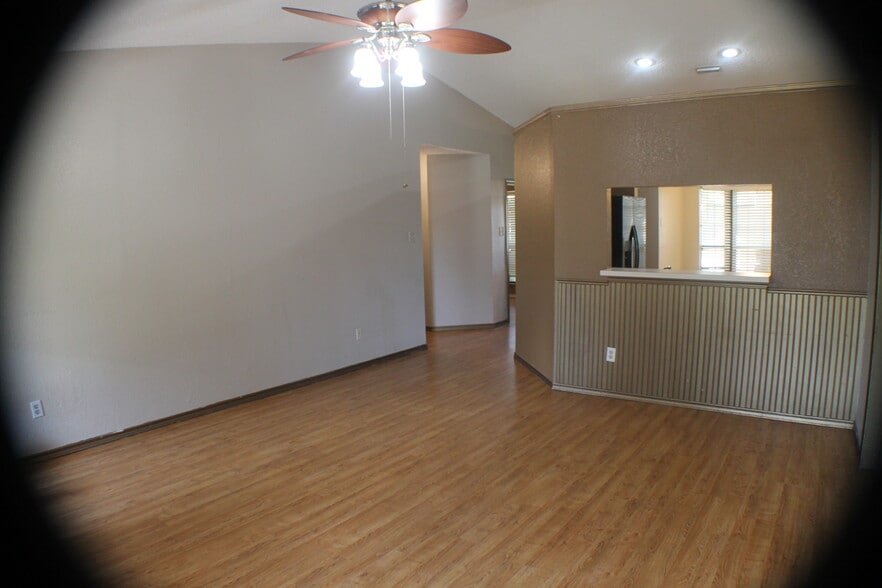 Building Photo - 1206 Devonshire Ln