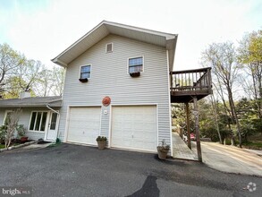 Building Photo - 9740 Deerhaven Ln