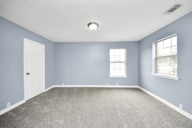 Building Photo - 2703 Edgewick Elm St