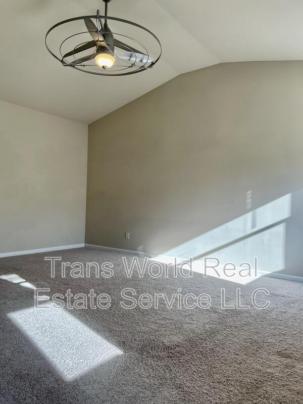 Building Photo - 7260 Silk Tree Pointe