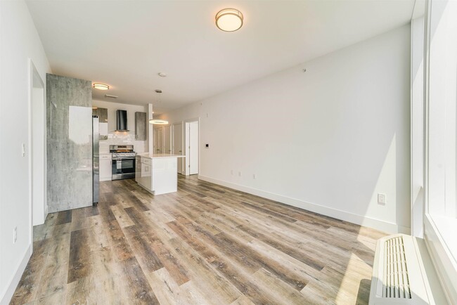 Building Photo - 400 69th St