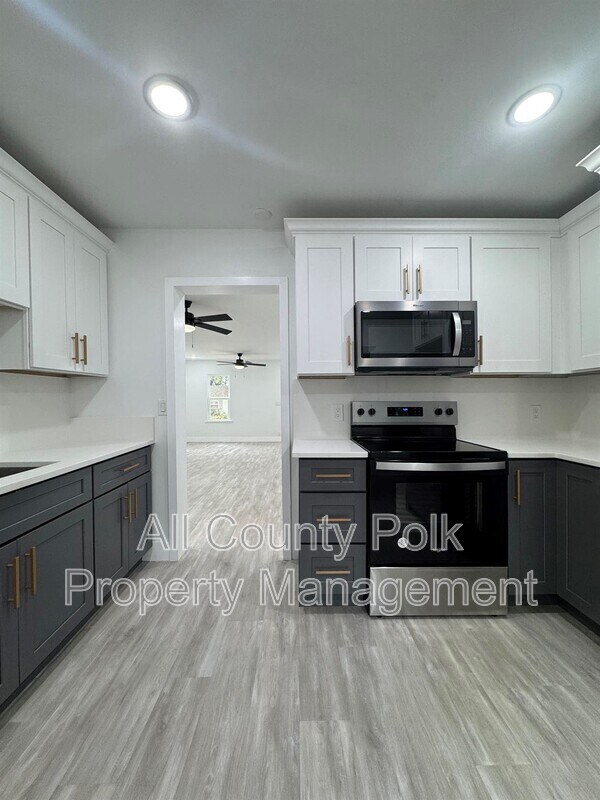 Building Photo - 1441 Dann St