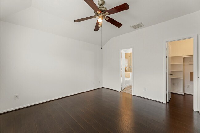 Building Photo - 25118 Hazel Ranch Dr