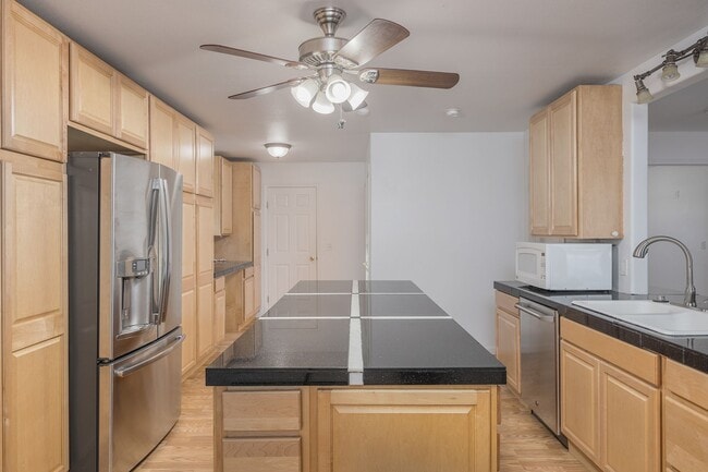 Building Photo - Spacious 5 Bedroom Home on 6 Acres – North Pole, Alaska